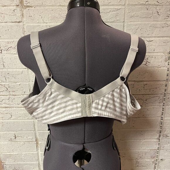 Secret Treasures Gray White Striped Bra 46DDD - Picture 4 of 9